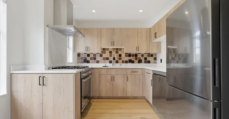1816 Whyte Avenue, Vancouver, BC, V6J 1B2 - 2