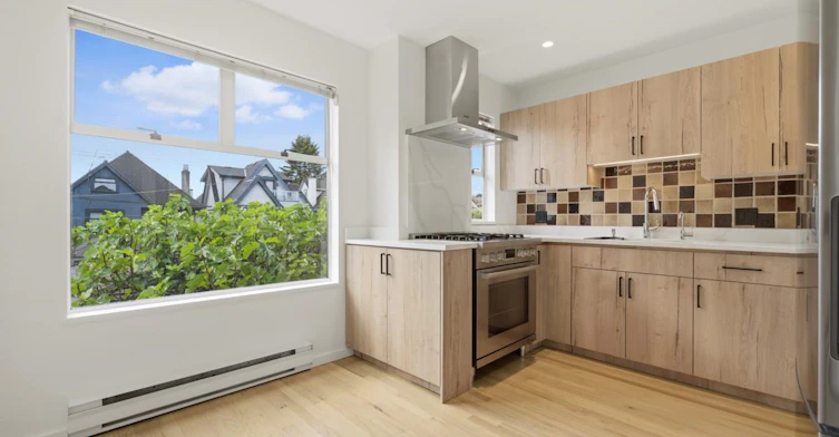 1816 Whyte Avenue, Vancouver, BC, V6J 1B2