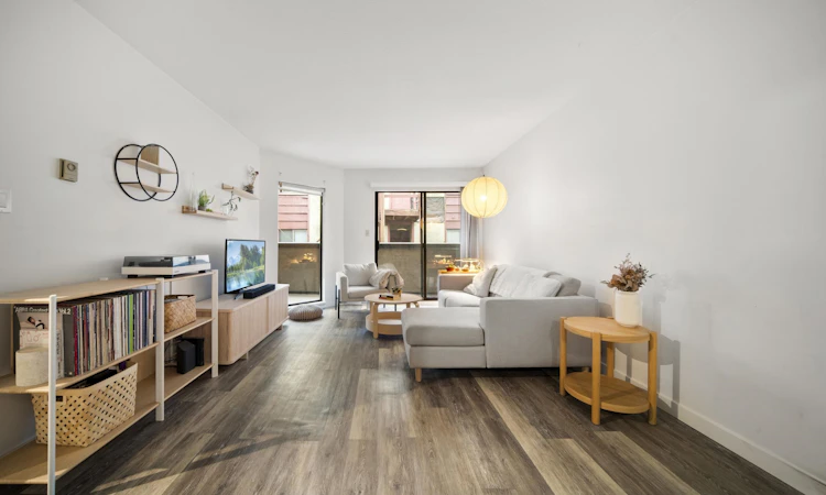 209-975 W 13th Avenue