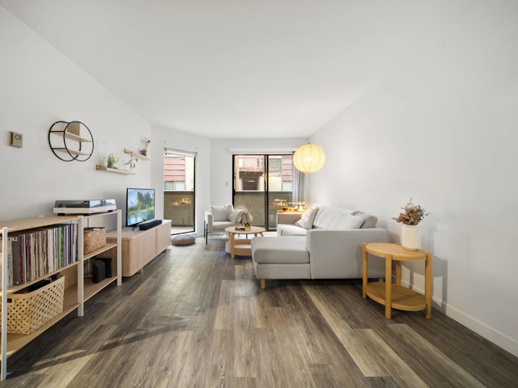 209-975 W 13th Avenue, Vancouver, BC, V5Z 1P4 - 2
