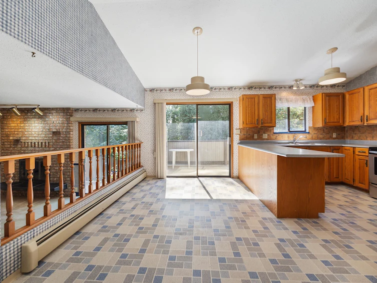 7889 Woodhurst Drive, Burnaby, BC, V5A 4C4 - 10