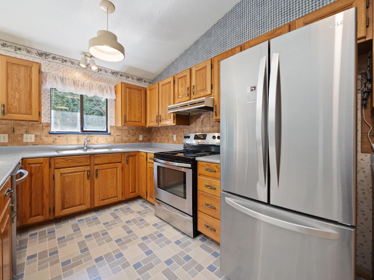 7889 Woodhurst Drive, Burnaby, BC, V5A 4C4 - 12