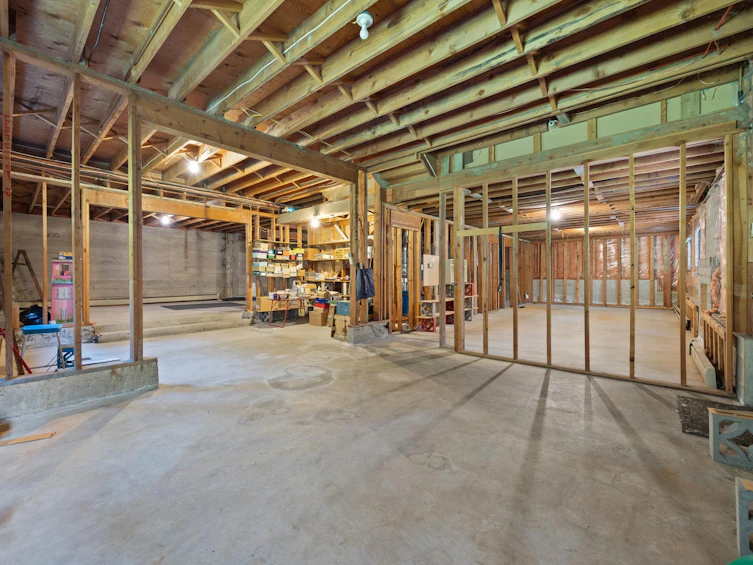7889 Woodhurst Drive, Burnaby, BC, V5A 4C4 - 34