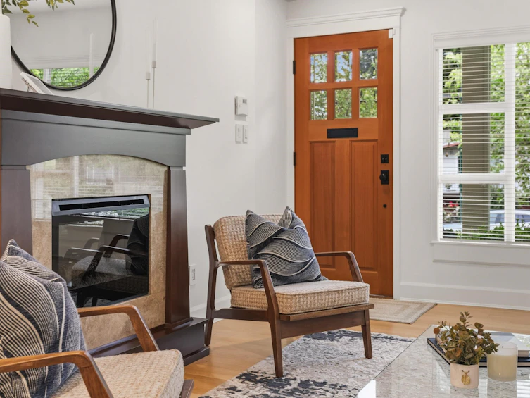 4467 St. George Street, Vancouver, BC, V5V 4A5 - 3