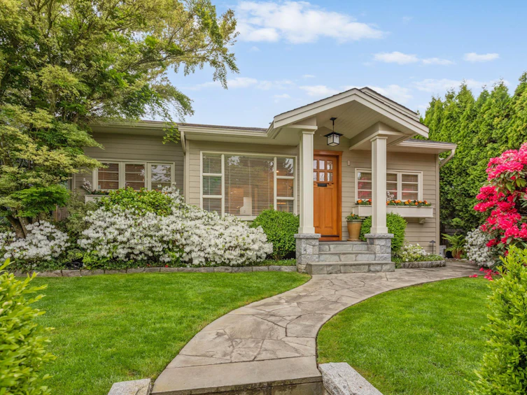 4467 St. George Street, Vancouver, BC, V5V 4A5 - 2