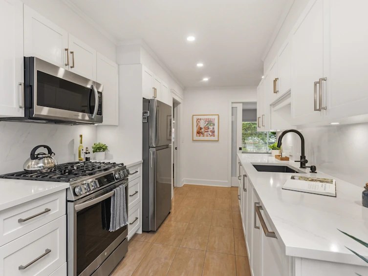 4467 St. George Street, Vancouver, BC, V5V 4A5 - 12