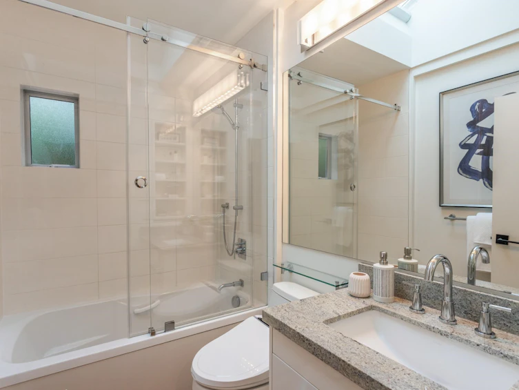 4467 St. George Street, Vancouver, BC, V5V 4A5 - 25