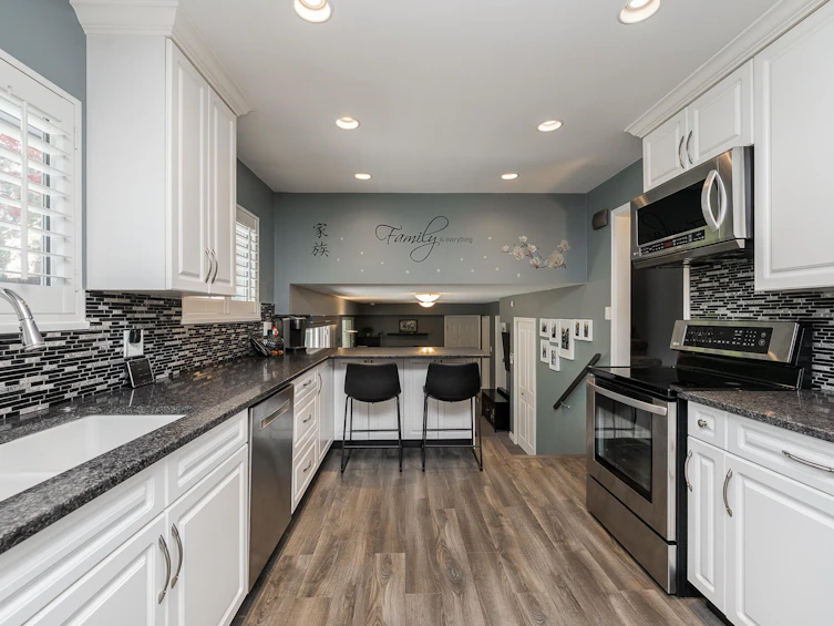 12305 221 Street, Maple Ridge, BC, V2X 5T4 - 9