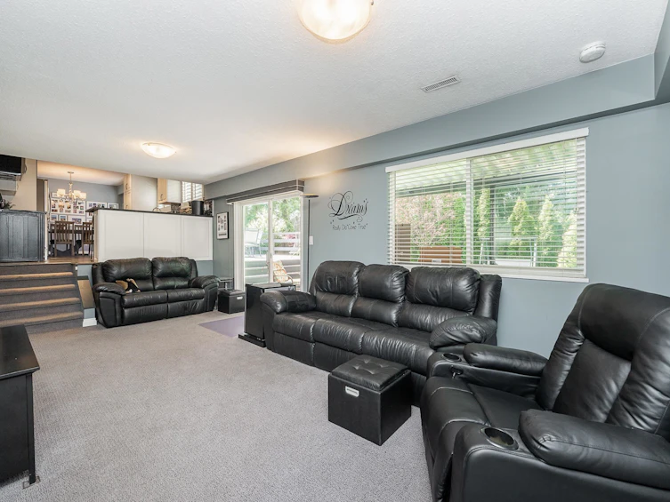12305 221 Street, Maple Ridge, BC, V2X 5T4 - 12