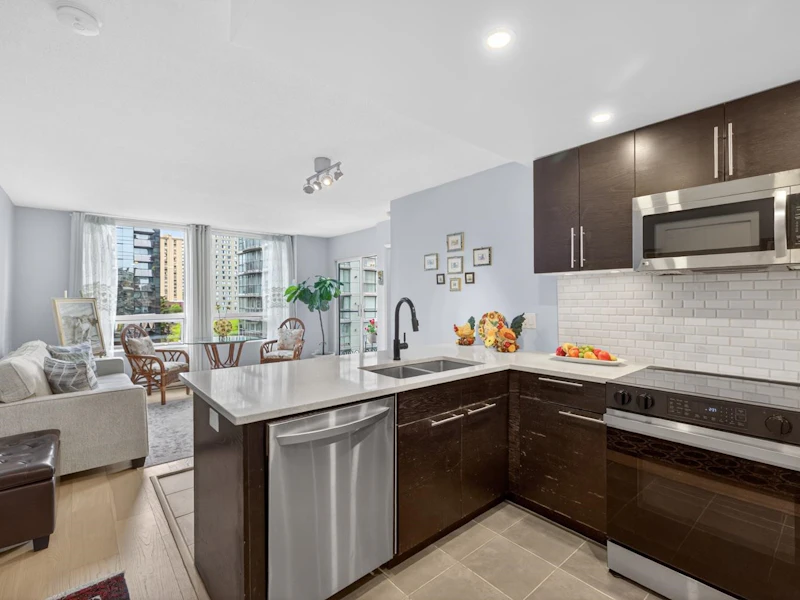1005 - 811 Helmcken Street, Vancouver BC V6Z 1B1
