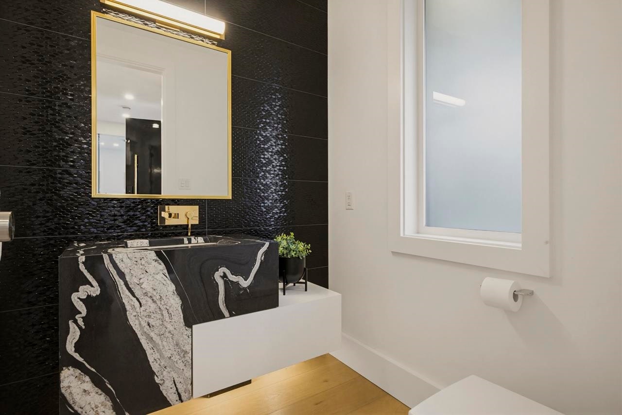 919 E 4th Street, North Vancouver, BC, V7L 1K3 - 19