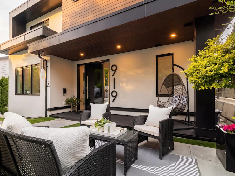 919 E 4th Street, North Vancouver, BC, V7L 1K3 - 2