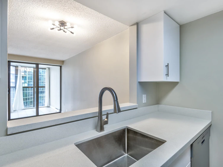 1104-789 Drake Street, Vancouver, BC, V6Z 2N7 - 11