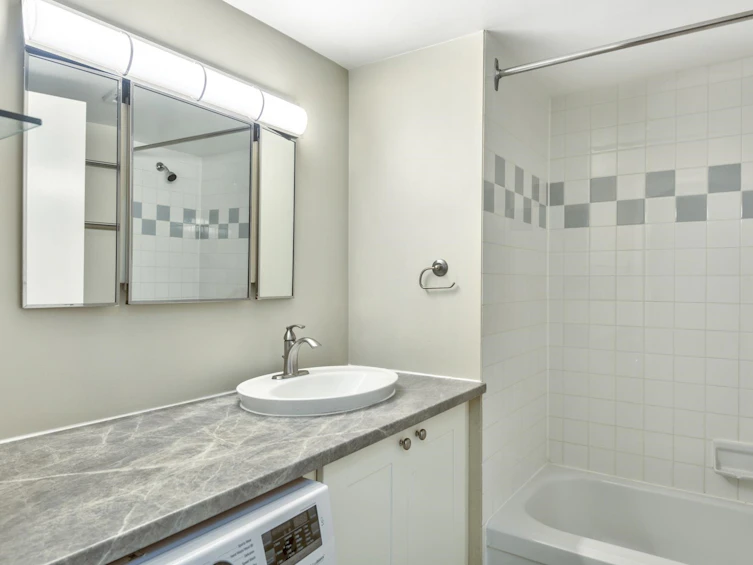 1104-789 Drake Street, Vancouver, BC, V6Z 2N7 - 16