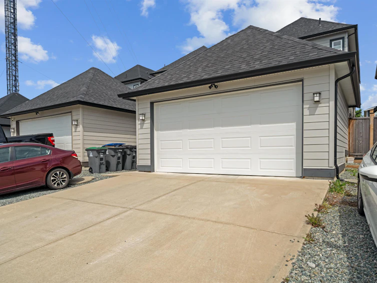 16778 20a Avenue, Surrey, BC, V3Z 9M9 - 40