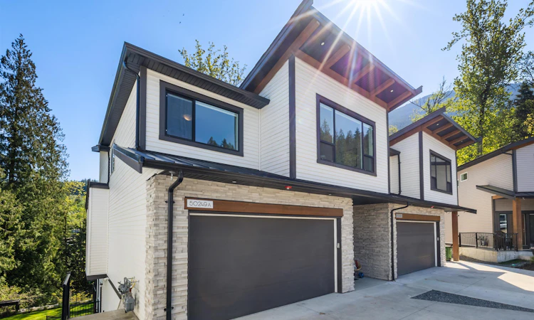 A-50249 Luna Place
