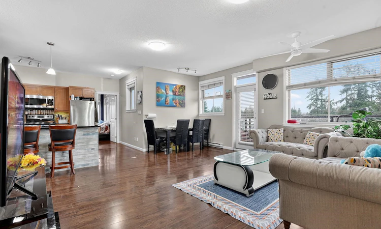 404-22858 Lougheed Highway