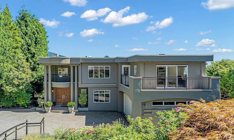 574 St. Andrews Place