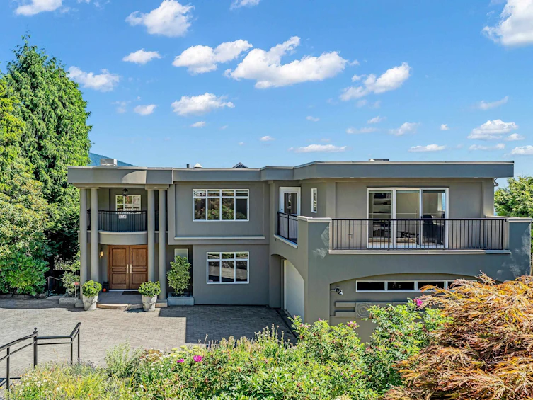 574 St. Andrews Place, West Vancouver, BC, V7S 1V8