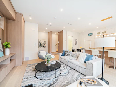 748 E 47th Avenue - 3