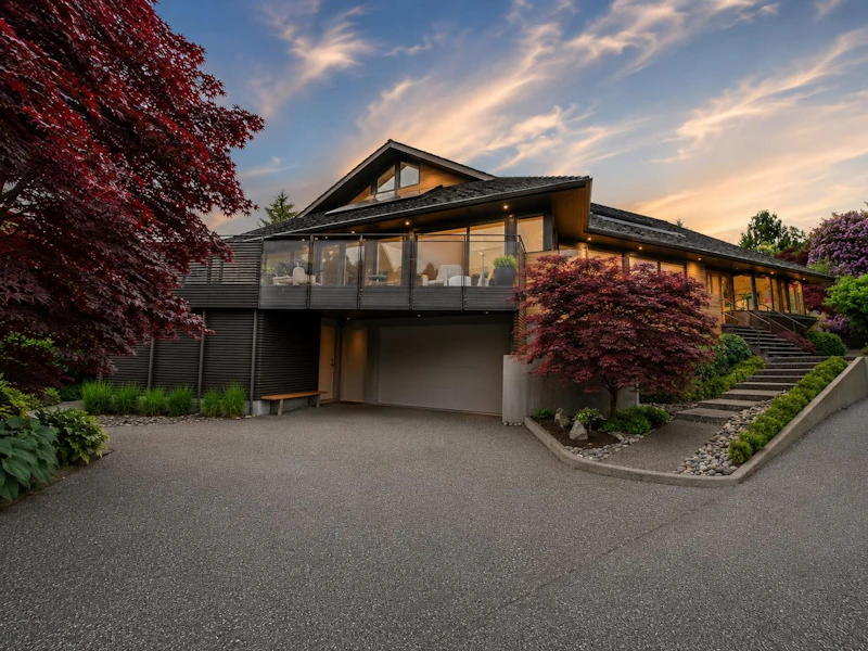 1873 Esquimalt Avenue, West Vancouver BC V7V 1S1