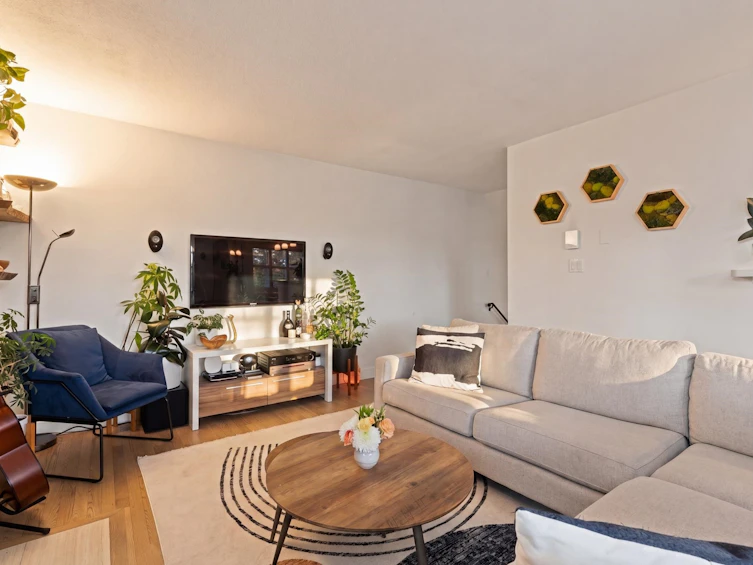 2558 W 4th Avenue, Vancouver, BC, V6K 1P6 - 10