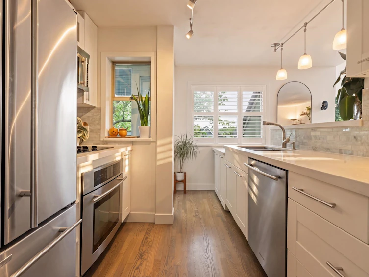 2558 W 4th Avenue, Vancouver, BC, V6K 1P6 - 11