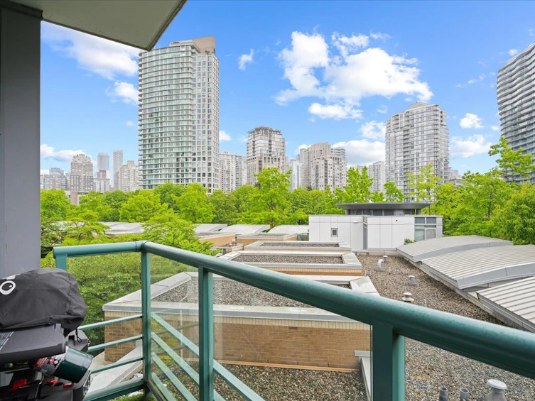 502-1033 Marinaside Crescent, Vancouver, BC, V6Z 3A3 - 16