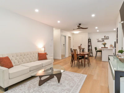 203-2700 Mccallum Road - 3