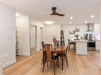 203-2700 Mccallum Road - 5