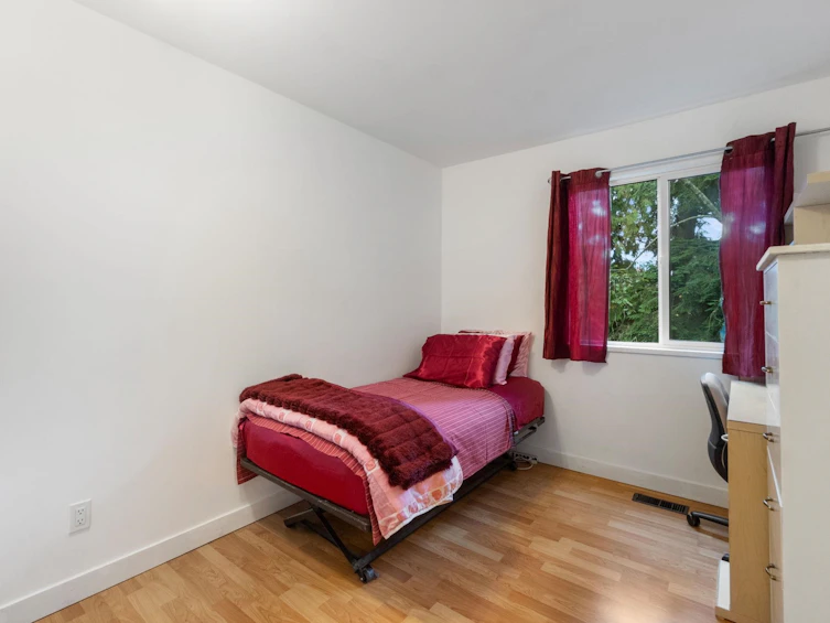 2082 Springer Avenue, Burnaby, BC, V5B 3M5 - 16