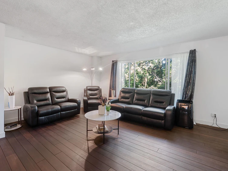 2082 Springer Avenue, Burnaby, BC, V5B 3M5 - 9