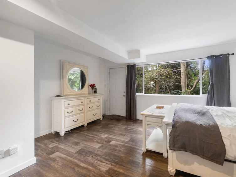 2082 Springer Avenue, Burnaby, BC, V5B 3M5 - 12