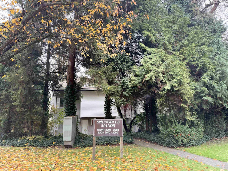 2082 Springer Avenue, Burnaby, BC, V5B 3M5 - 3