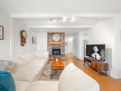 208-1266 W 13th Avenue - 4