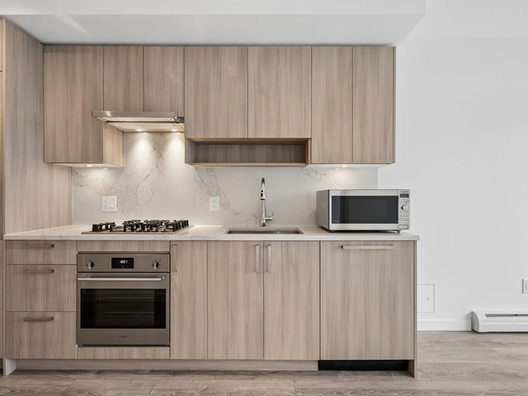 704-13350 Central Avenue, Surrey, BC, V3T 0S1 - 10