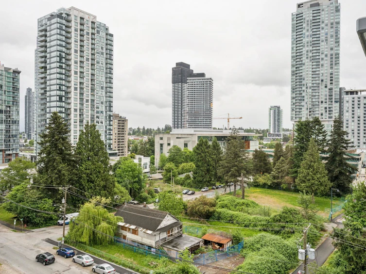 704-13350 Central Avenue, Surrey, BC, V3T 0S1 - 18