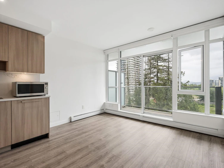 704-13350 Central Avenue, Surrey, BC, V3T 0S1 - 3