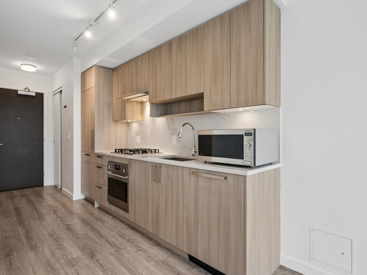 704-13350 Central Avenue, Surrey, BC, V3T 0S1 - 9