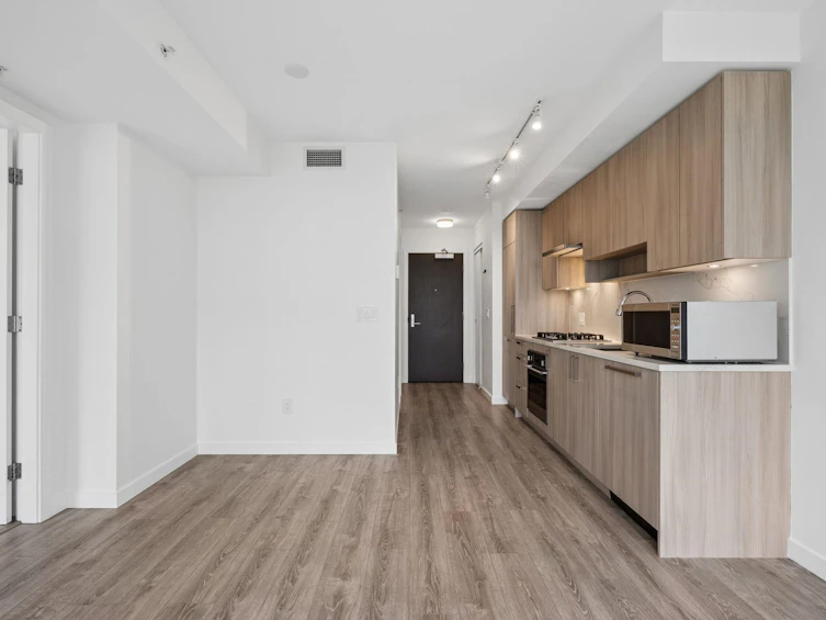 704-13350 Central Avenue, Surrey, BC, V3T 0S1 - 7