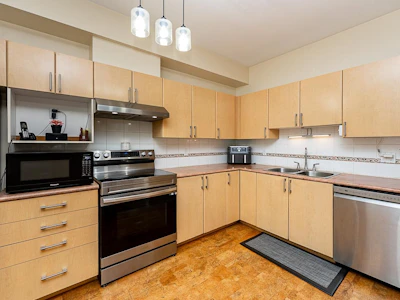 202-83 Star Crescent - 2