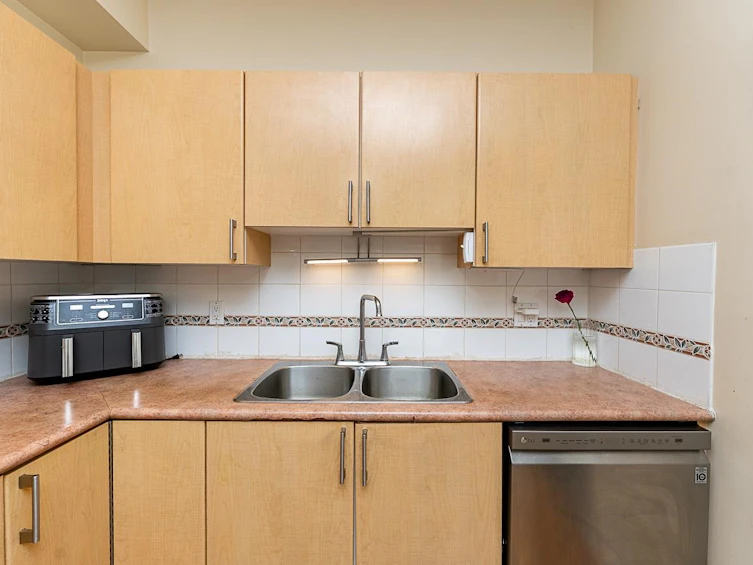 202-83 Star Crescent, New Westminster, BC, V3M 6X8 - 5