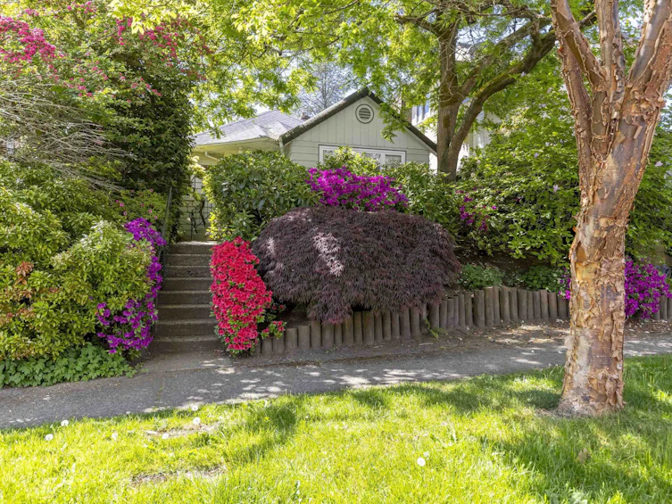 4518 W 12th Avenue, Vancouver, BC, V6R 2R5