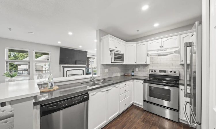 506-301 Maude Road