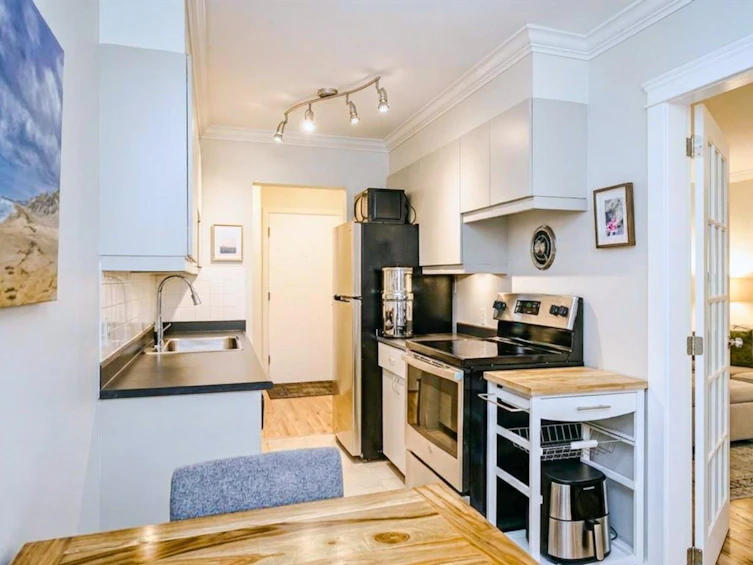 305-2430 Point Grey Road, Vancouver, BC, V6K 1A2 - 7