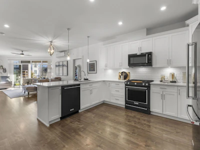 202-5384 Tyee Lane - 3