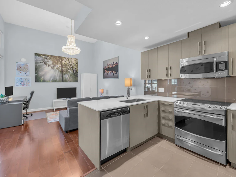 PH 17-3479 Wesbrook Mall, Vancouver, BC, V6S 0B7