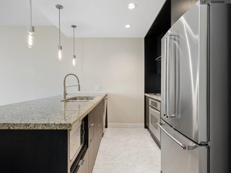 1201-7088 18th Avenue, Burnaby, BC, V3N 0A2 - 3