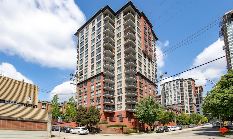 1506-833 Agnes Street