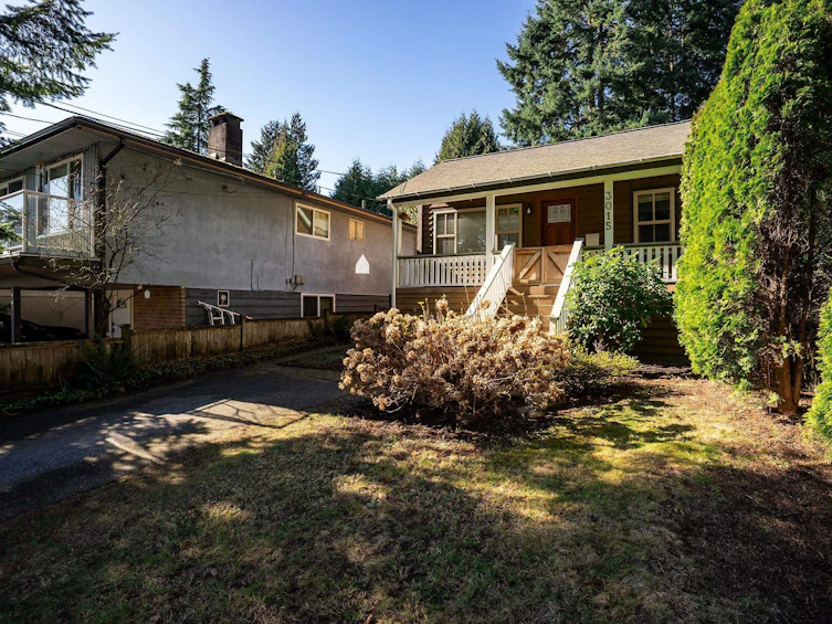 3015 Royal Avenue, North Vancouver, BC, V7K 1Y6 - 3